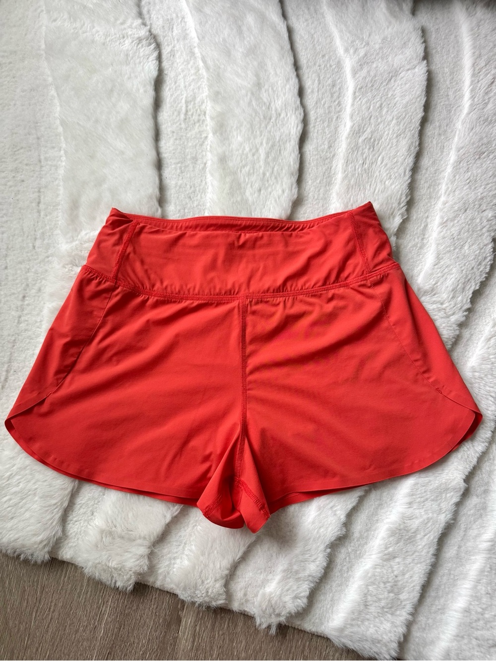 Greyson Phoenix Performance Shorts in Poppy Size Small
